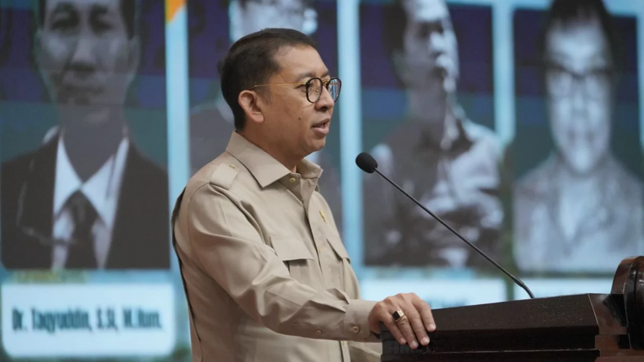 Fadli-Zon-Ungkap-Anggaran-Besar-Rp-9-M-Untuk-Penulisan-Ulang-Sejarah-RI