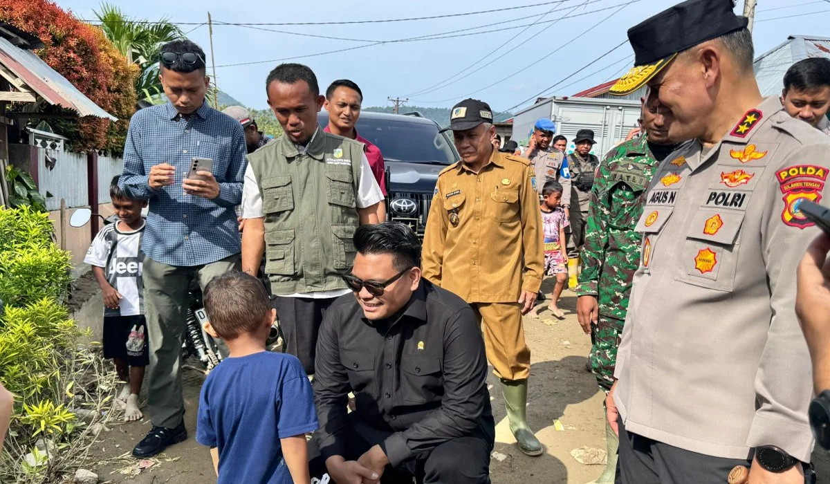 Bantuan-Untuk-Korban-Banjir-Donggala-Disalurkan-Oleh-Wakil-Ketua-MPR-RI