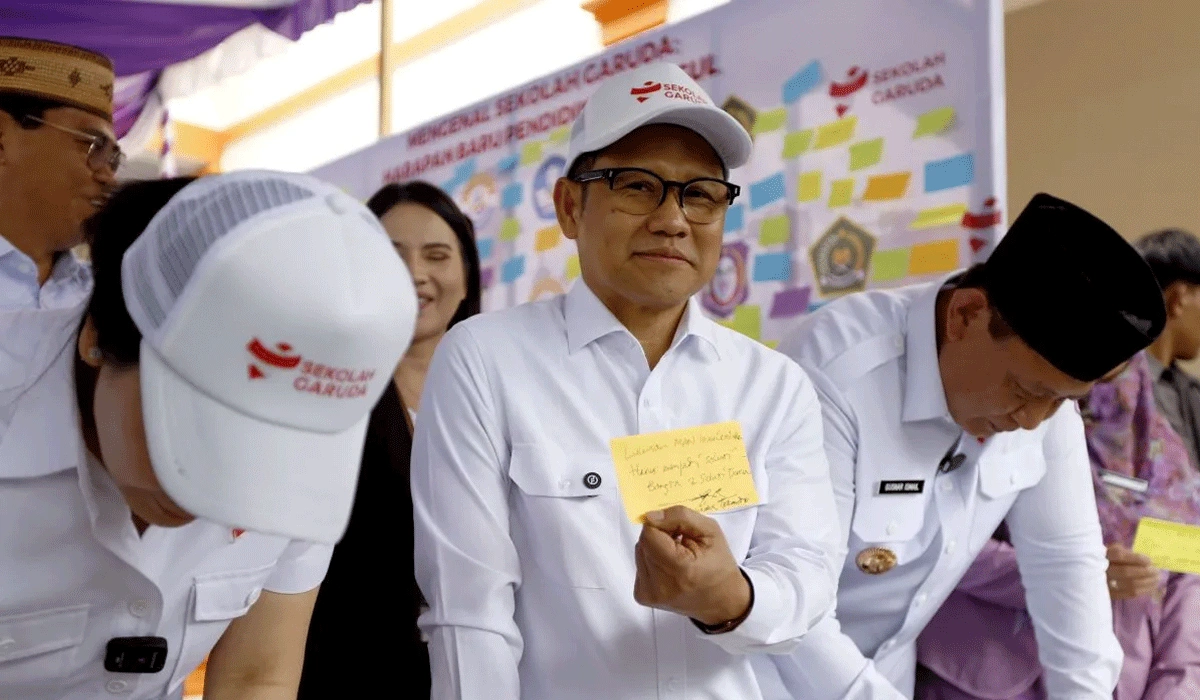 Menko-PM-Tegaskan-Video-AI-Narasi-Negatif-Tak-Berpengaruh-ke-Pesantren