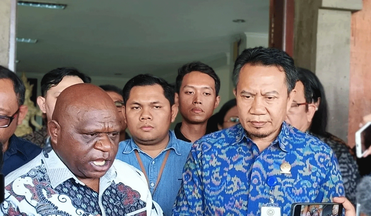 Menteri-HAM-Natalius-Pigai-Desak-Polisi-Usut-Tuntas-Kematian-Mahasiswa-Unud