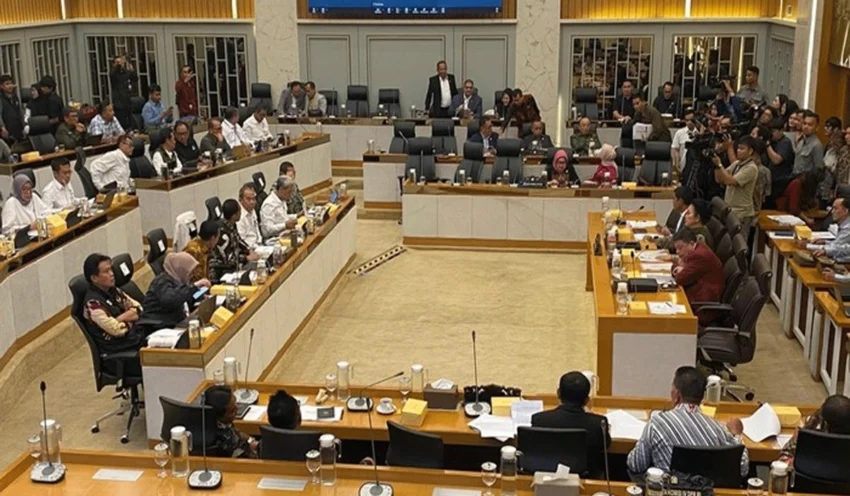 DPR Serang Menteri Kehutanan: “Mundur Saja Jika Tak Paham Hutan!”